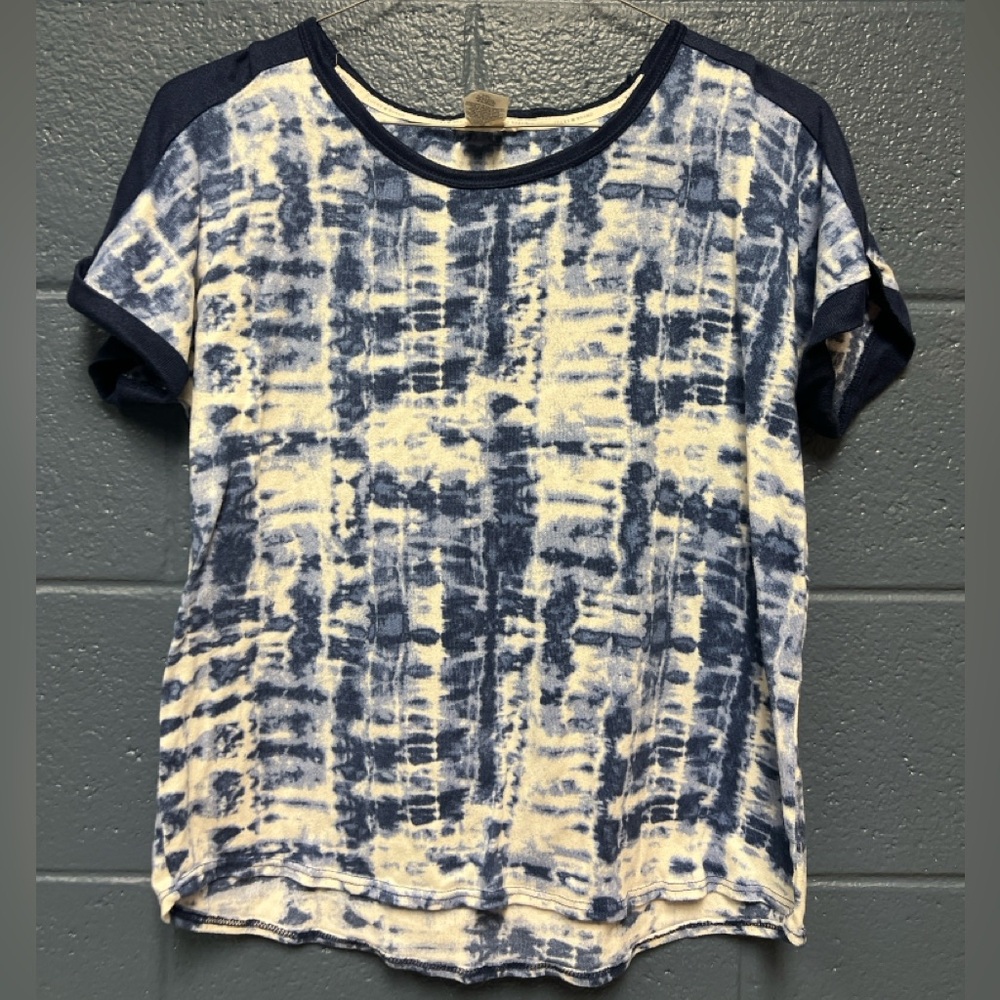 Lucky Brand Navy and Cream Patterned Short Sleeve Tee